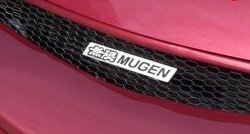 Эмблема (шильдик) решетки радиатора Mugen Nissan Micra 5 (2017-2024)