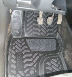 1 369 р. Комплект ковриков в салон Aileron 4 шт. (полиуретан, 3D с подпятником)  Ford Focus  2 (2004-2011). Увеличить фотографию 3
