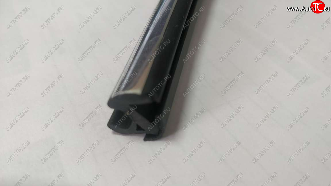 104 р. Универсальный уплотнитель FlexLine (8 mm U-LIP 2 лепестка, хромированная полоса, 1 погонный метр) Лада Нива 4х4 2121 3 дв. дорестайлинг (1977-2019)