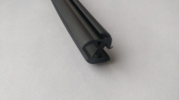 187 р. Универсальный уплотнитель FlexLine (8 mm U-LIP 2 лепестка, 1 погонный метр)  . Увеличить фотографию 2