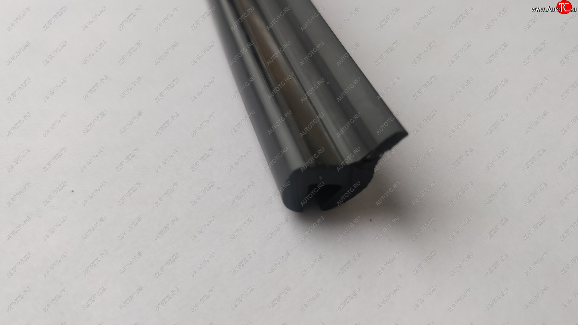 187 р. Универсальный уплотнитель FlexLine (жесткий профиль 8 mm U-LIP, 1 погонный метр)  
